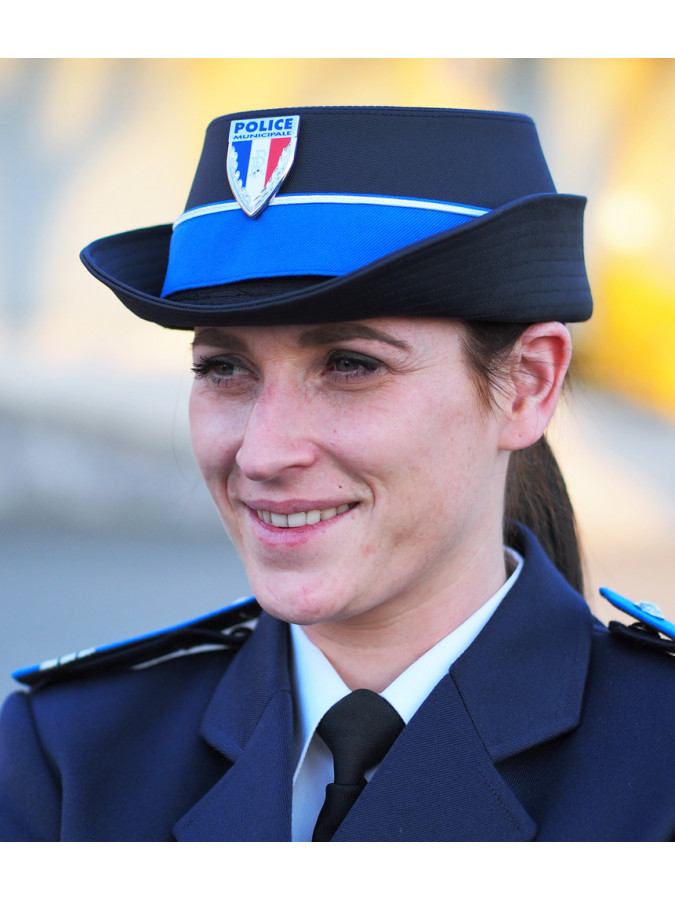 coiffe féminine police municipale pour tenue de cérémonie